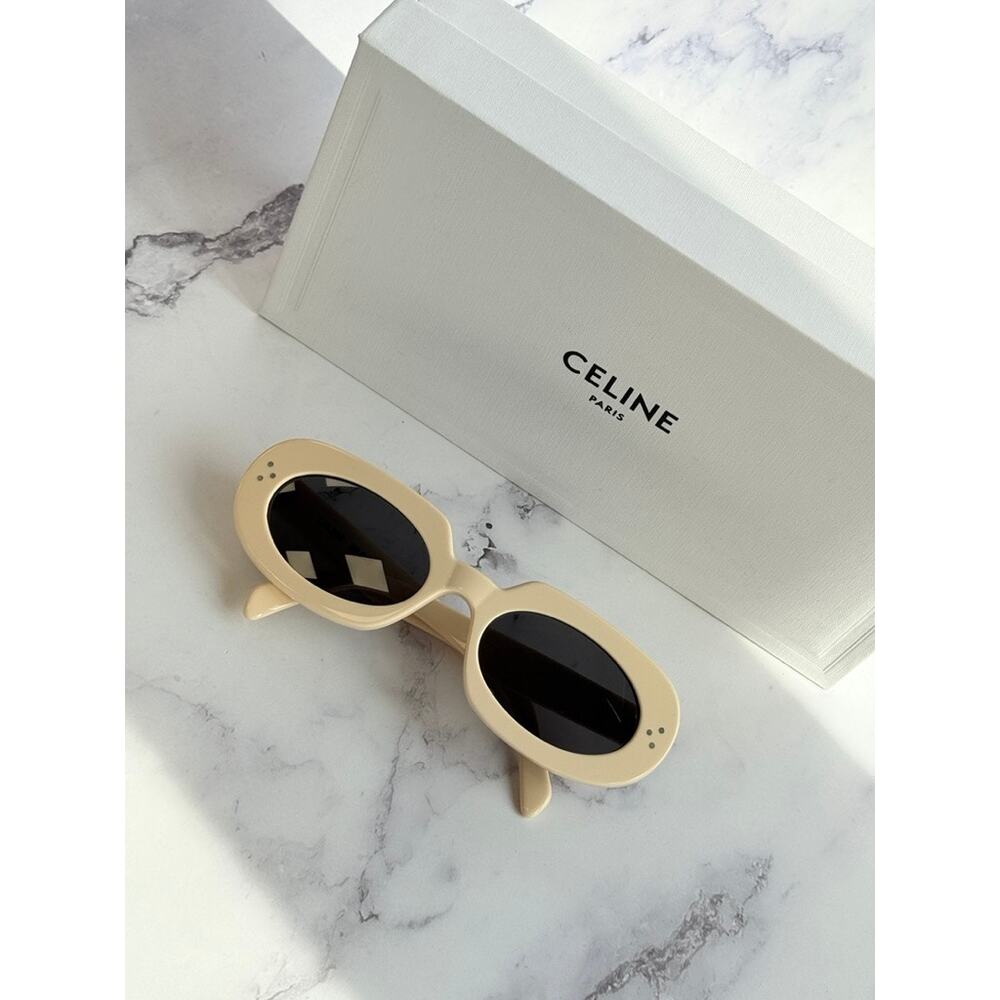NEW Celine CL40276U Ivory White Bold Oval Sunglasses - Picture 1 of 7